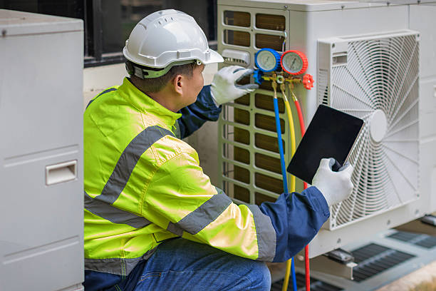 Professional Ductwork Repair technician working in Wrightstown, WI